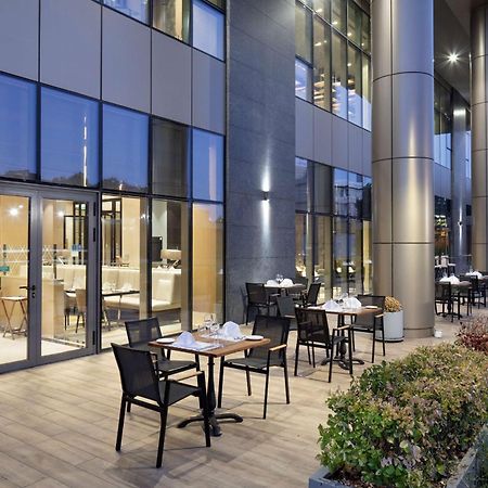 Отель Hilton Istanbul Bakirkoy Экстерьер фото The Terrace