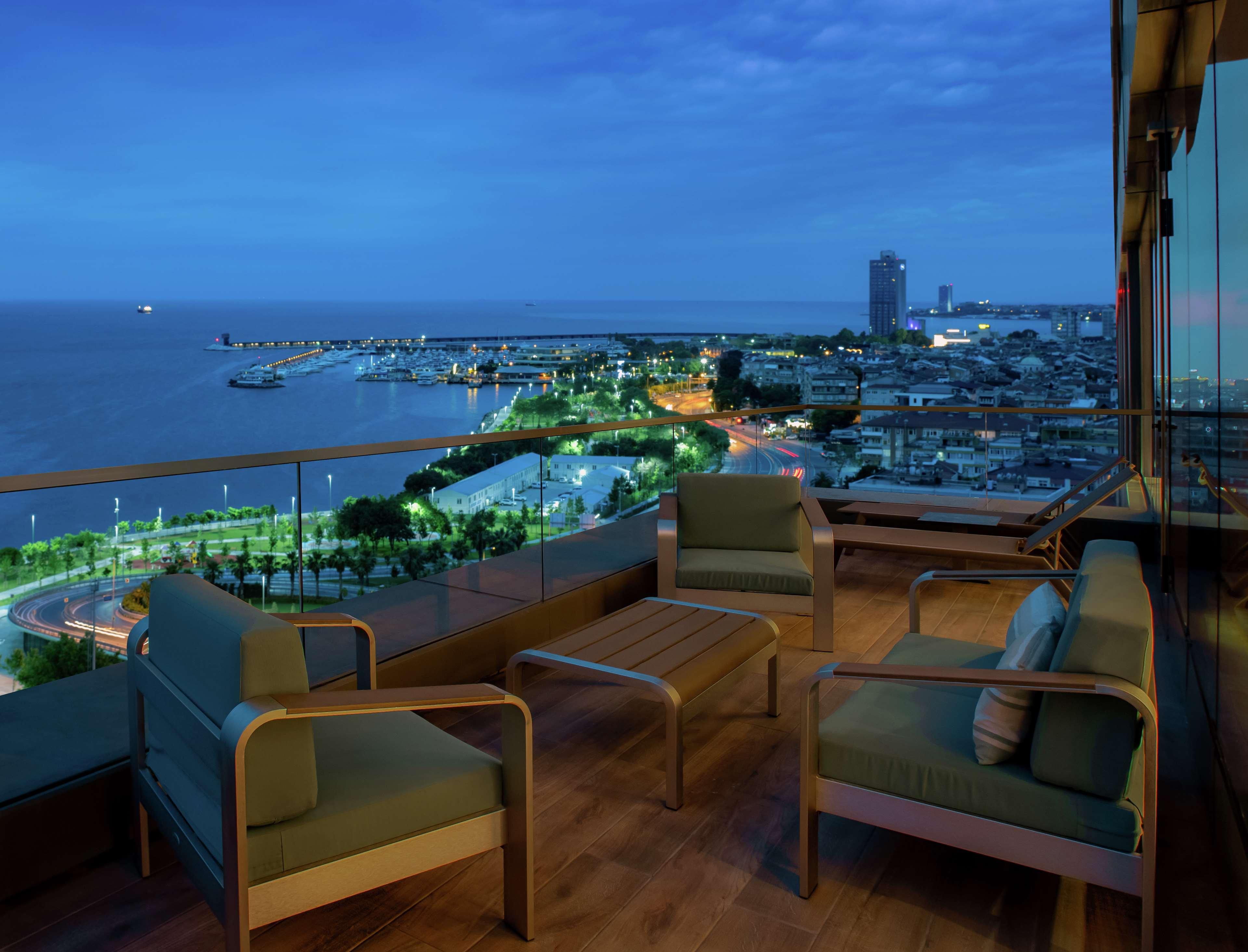 Отель Hilton Istanbul Bakirkoy Экстерьер фото View from the balcony of a penthouse at the Ritz-Carlton, Cartagena