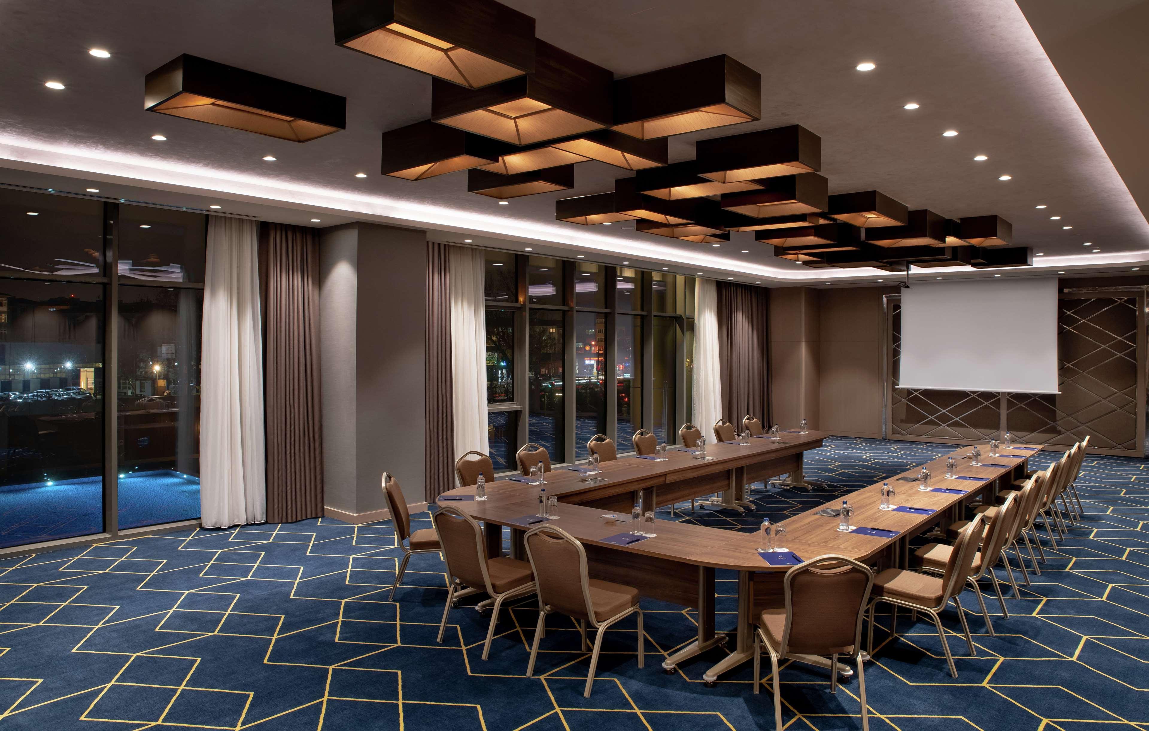 Отель Hilton Istanbul Bakirkoy Экстерьер фото Meeting room