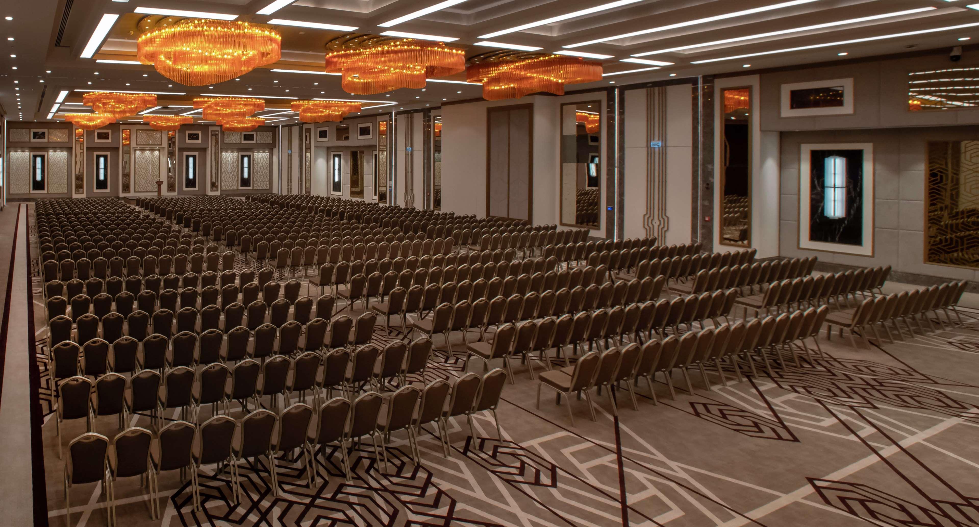 Отель Hilton Istanbul Bakirkoy Бизнес фото The Grand Ballroom