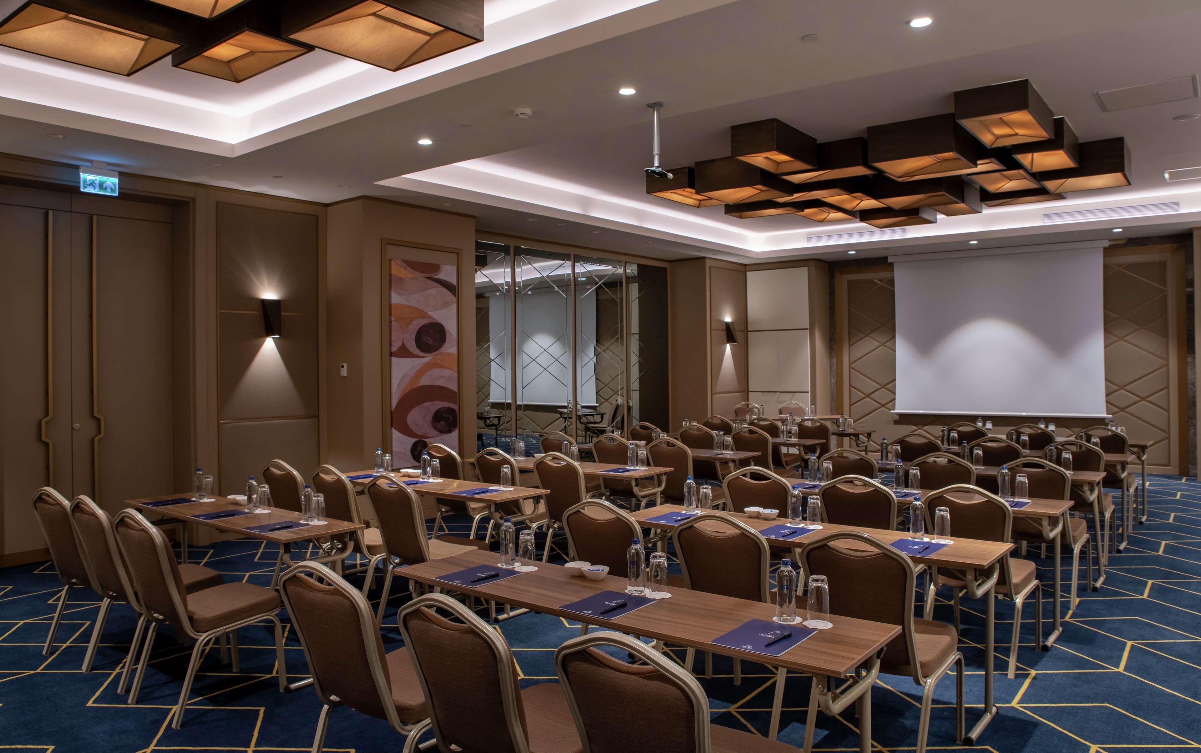 Отель Hilton Istanbul Bakirkoy Экстерьер фото Meeting room