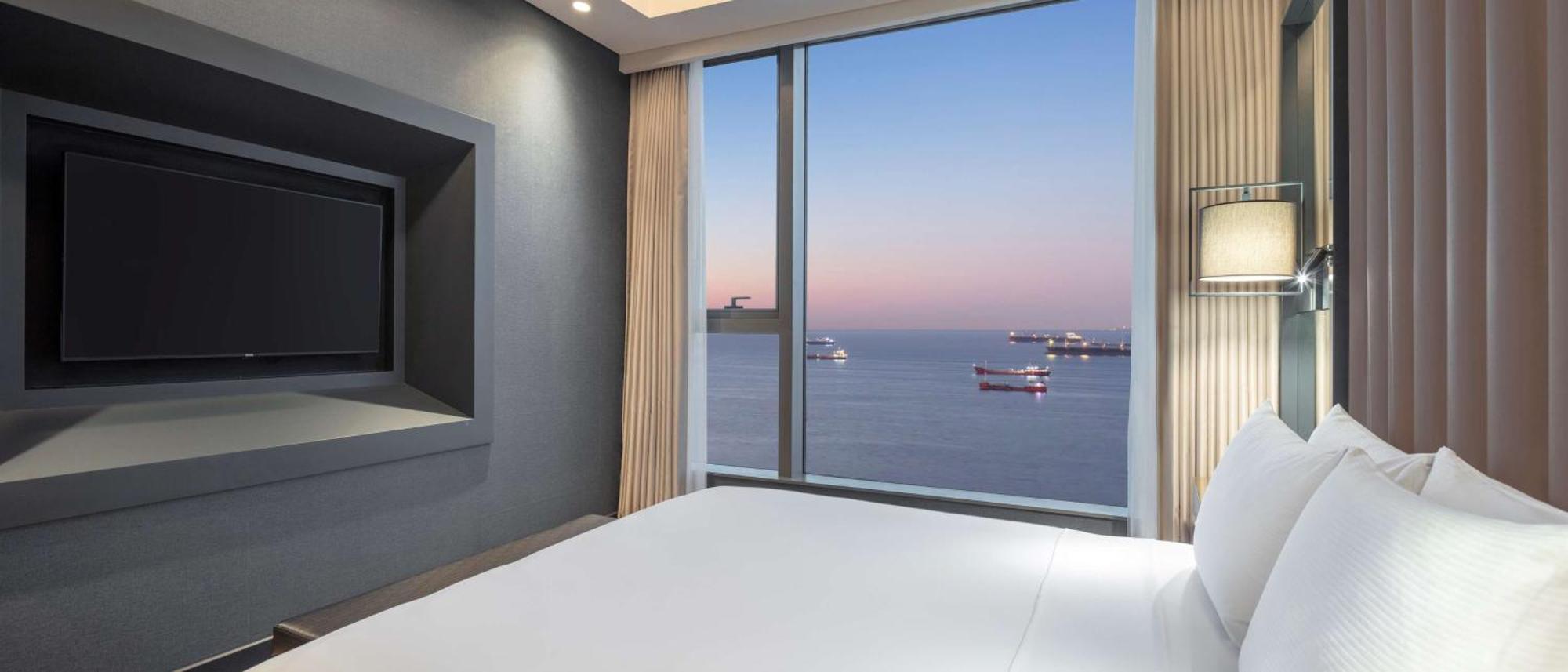 Отель Hilton Istanbul Bakirkoy Экстерьер фото